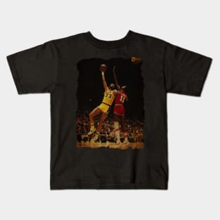 Kareem Abdul Jabbar vs Caldwell Jones Kids T-Shirt